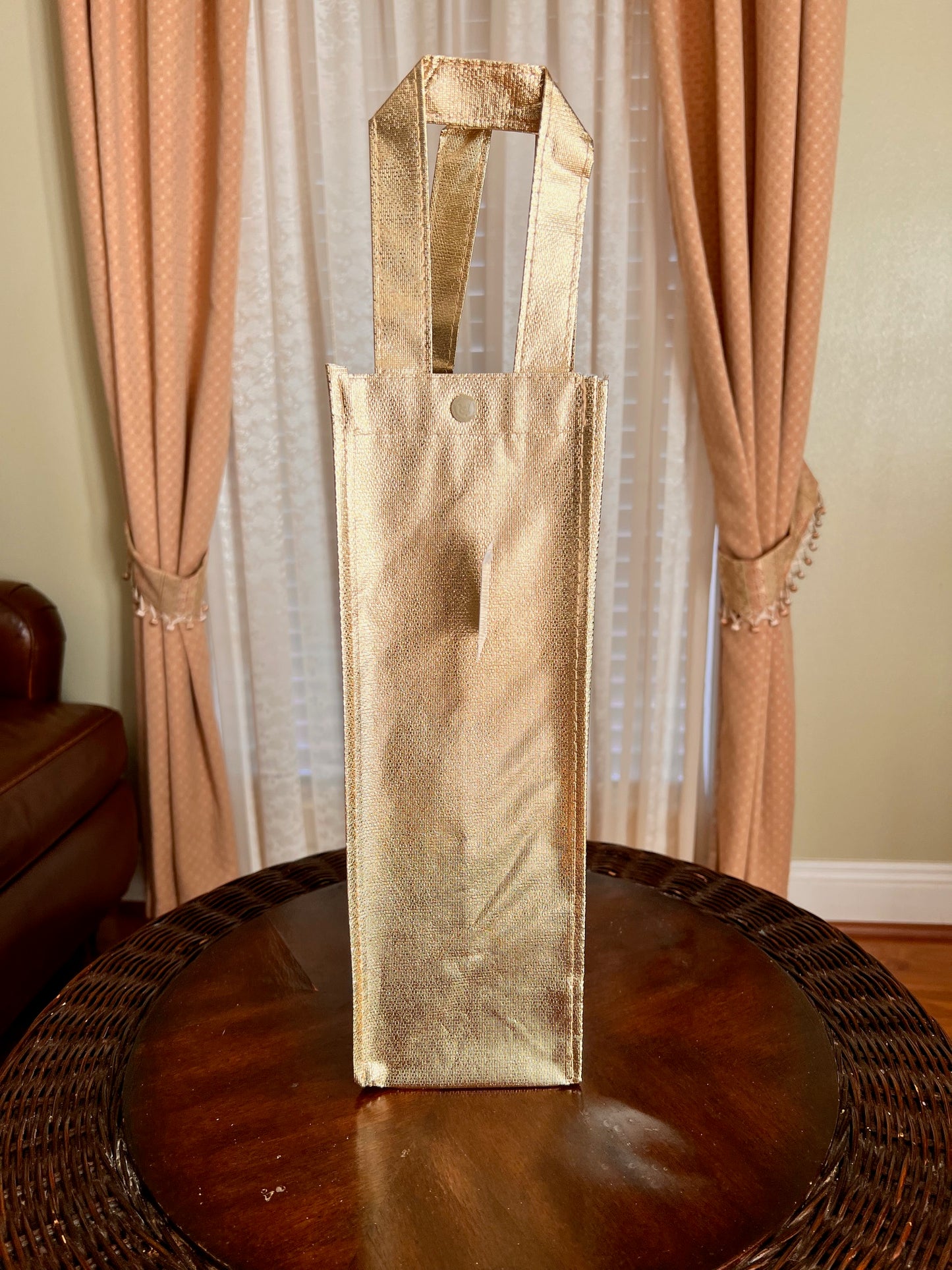 Gold canvas wine bag